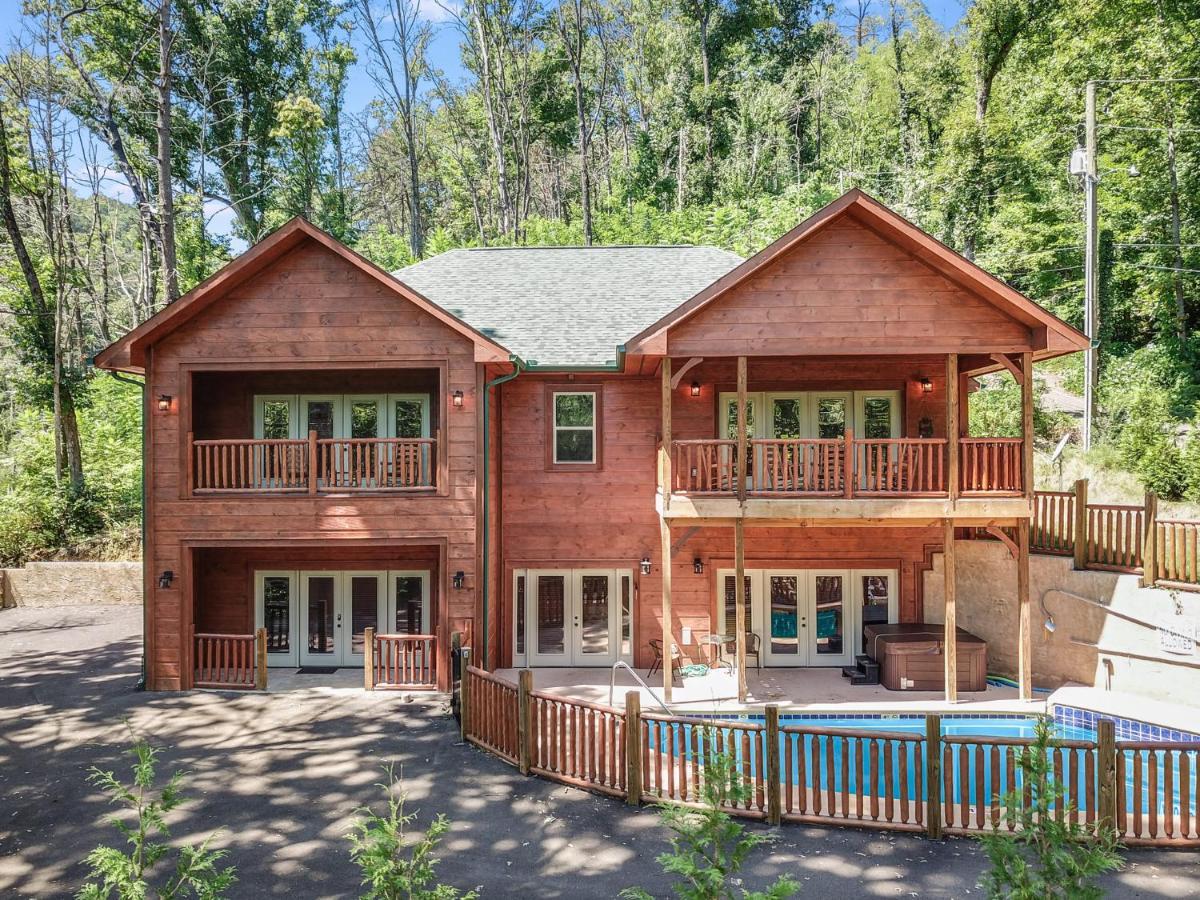 Smoky Mountain Splash Gatlinburg Exterior photo