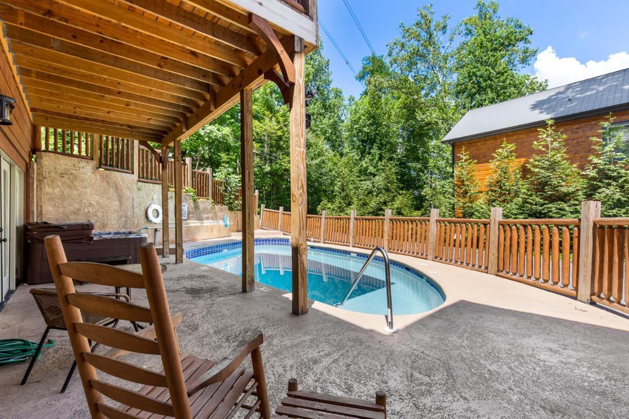 Smoky Mountain Splash Gatlinburg Exterior photo