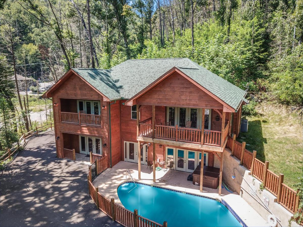 Smoky Mountain Splash Gatlinburg Exterior photo