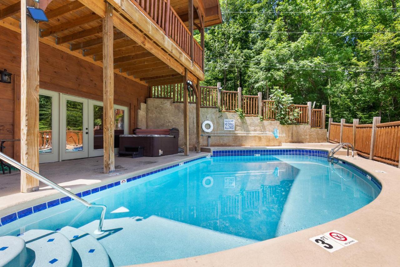 Smoky Mountain Splash Gatlinburg Exterior photo