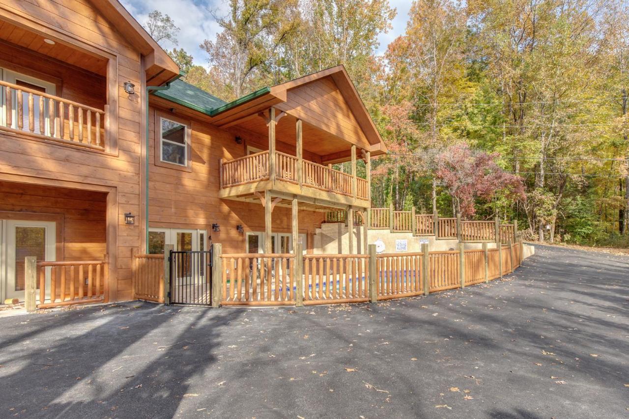 Smoky Mountain Splash Gatlinburg Exterior photo